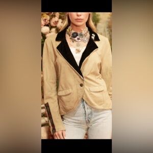 Aratta silent journey jacket… Velvet lapels, velvet elbow pads… Beautiful jacket